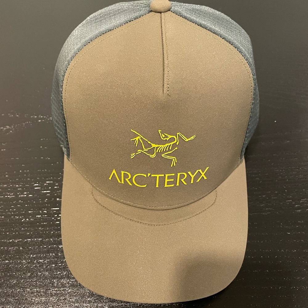 Arc’teryx Logo Trucker Cap - Tatsu (green)